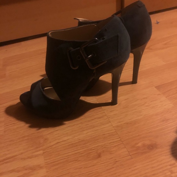 Nine West size 7 navy blue booties - Picture 1 of 9